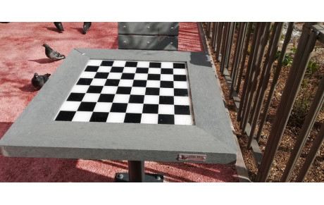 2 Nouvelles Tables  d'Echecs Installées à la Croix-Rousse